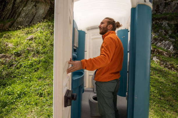 Portable Toilet Options We Offer in Neffs, OH